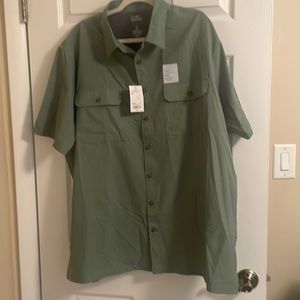 BRAND NEW XXL GREEN BUTTON DOWN SHIRT